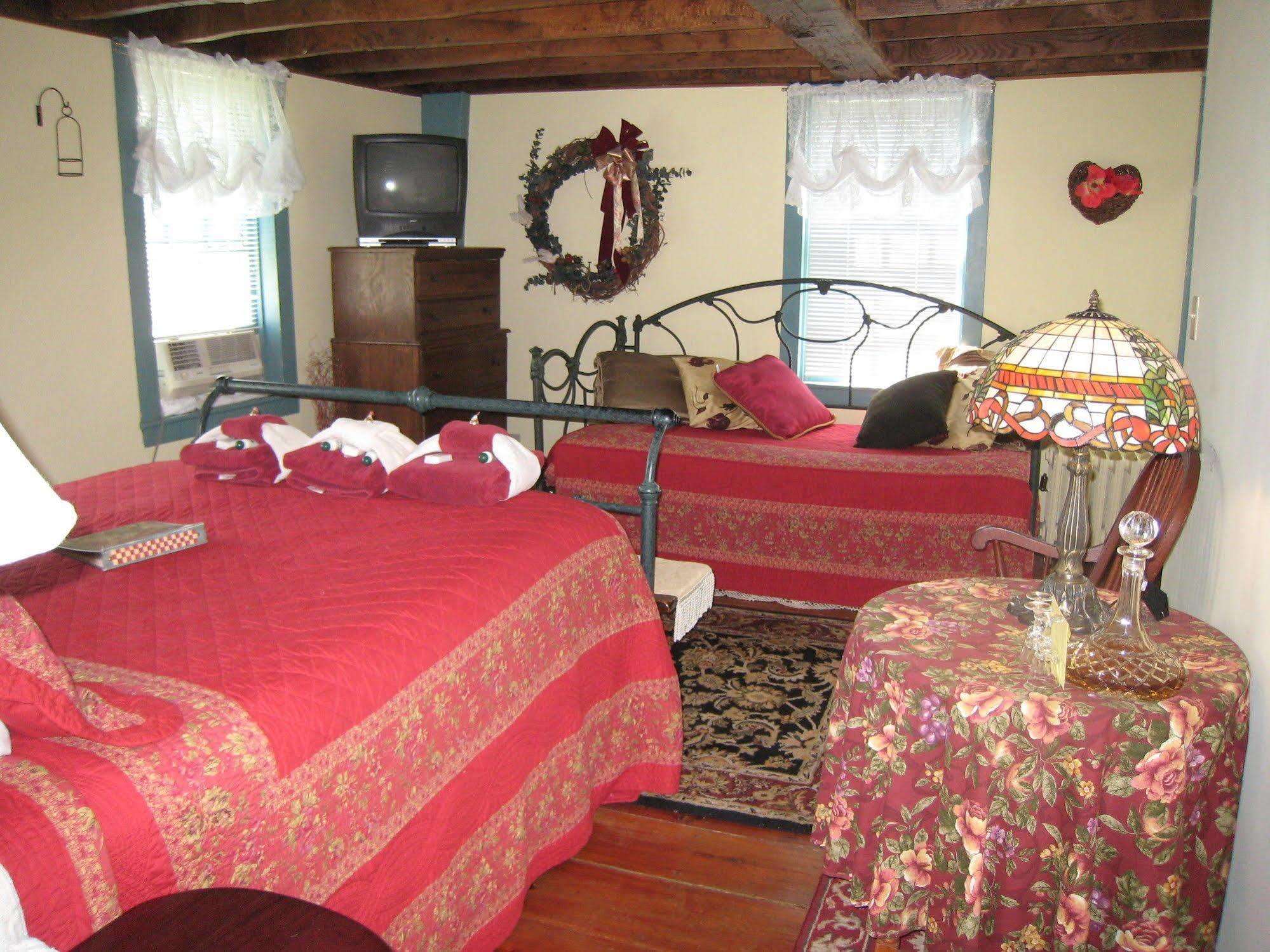 Bed and Breakfast Captain Grant'S Poquetanuck Екстер'єр фото